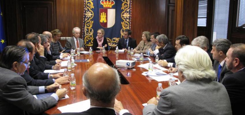 Miembros de la Junta Directiva y el Comit� Asesor de CEOE-CEPYME Guadalajara se re�nen con la consejera de Econom�a, Carmen Casero