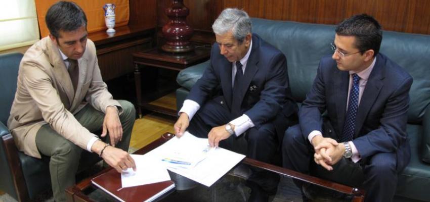 CEOE-CEPYME Guadalajara y el delegado de la junta de comunidades se re�nen para analizar las inscripciones en el workshop