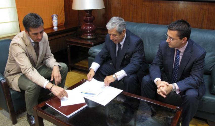 CEOE-CEPYME Guadalajara y el delegado de la junta de comunidades se re�nen para analizar las inscripciones en el workshop