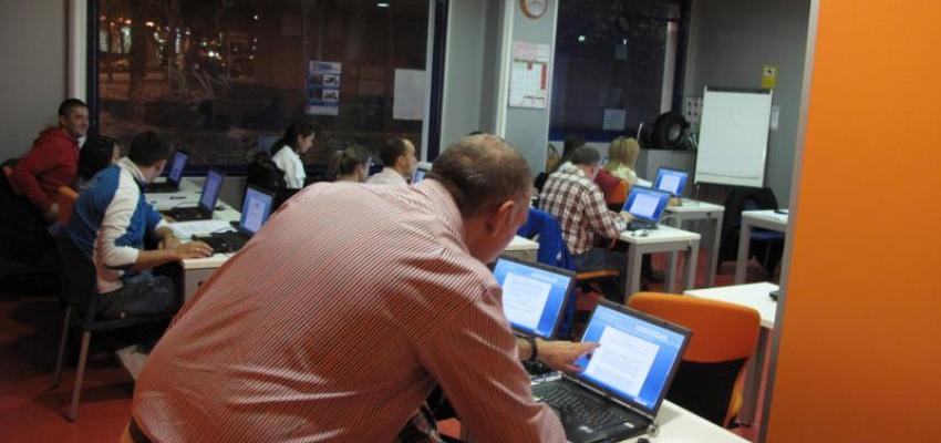 Los cursos de motivaci�n y liderazgo y ofim�tica comienzan sus clases
