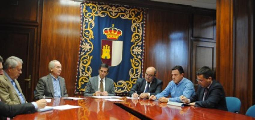 El Comit� de Direcci�n de CEOE-CEPYME Guadalajara se reune con el delegado de la Junta de Comunidades de CLM en Guadalajara