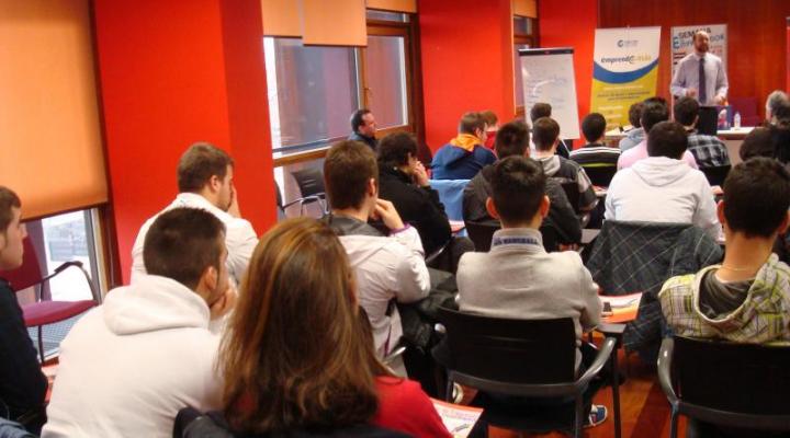 Los alumnos de FP del IES de Aguas Vivas aprenden como ser empresarios