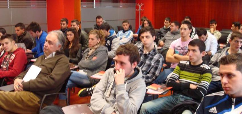 Los alumnos de FP del IES de Aguas Vivas aprenden como ser empresarios