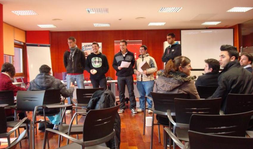 Los alumnos de la escuela de hosteler�a y turismo aprenden como ser empresarios