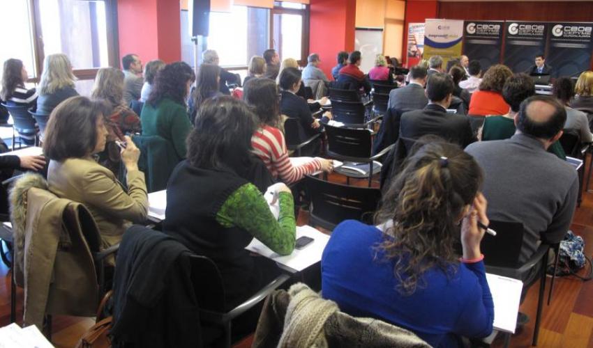 Los empresarios alcarre�os se informan sobre las novedades fiscales para 2013