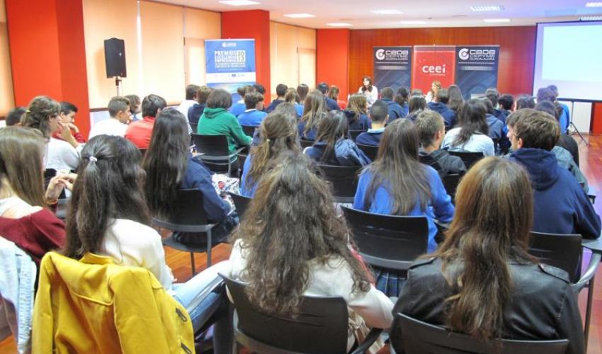 Los institutos de Guadalajara y El Casar visitan el CEEI de Guadalajara