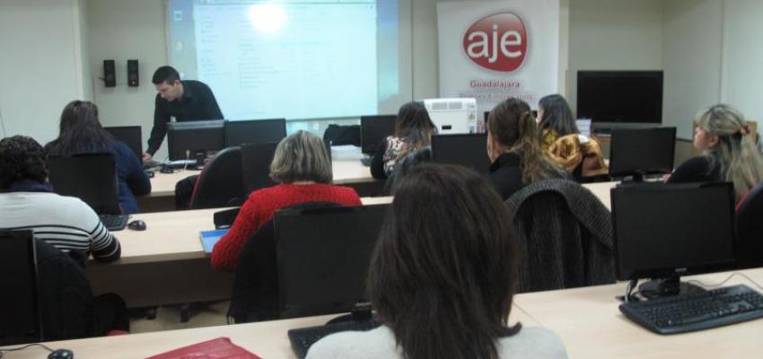 �Si tienes una oportunidad: emprende�