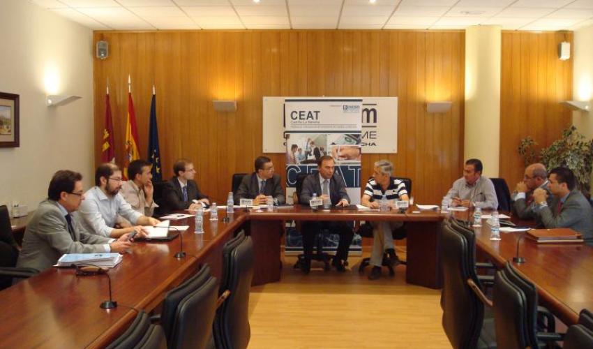 CEAT Castilla-La Mancha traslada sus propuestas al director general de econom�a