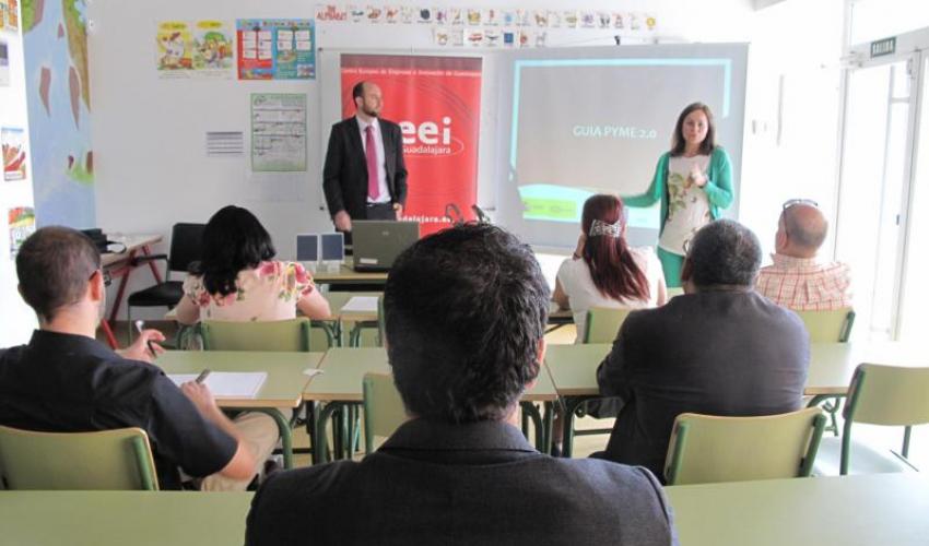 El CEEI de Guadalajara presenta en Alovera la Gu�a PYME 2.0