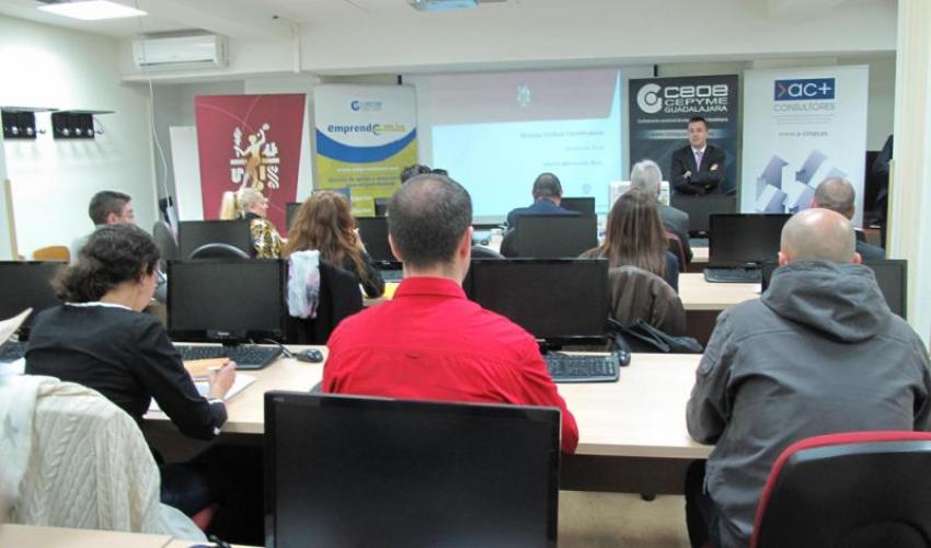 Gran �xito de participaci�n en la jornada sobre las normas internacionales ISO 9001 e ISO 14001 organizada por el programa Emprende+m�s de CECAM