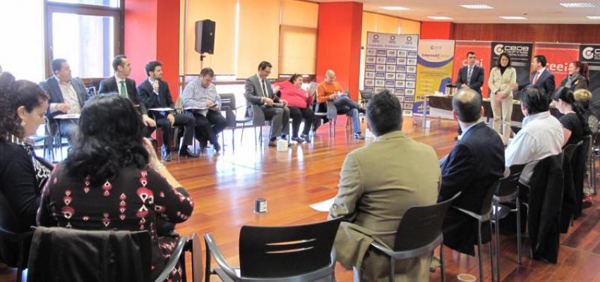 Una treintena de empresarios se re�ne en una nueva edici�n de GuadaNetWork 