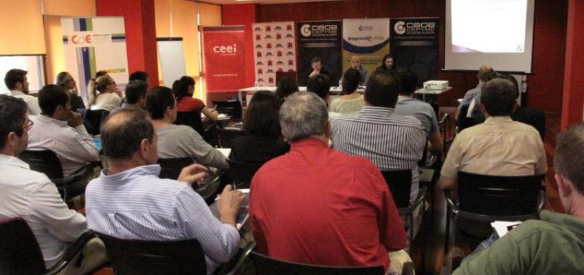 Medio centenar de empresarios se informan sobre la recuperaci�n del c�ntimo sanitario