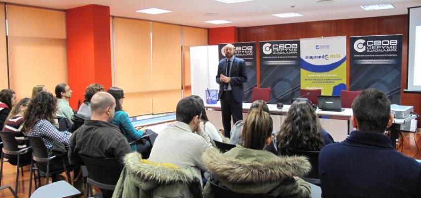 Alumnos del Colegio Diocesano aprenden a ser empresarios a trav�s del programa Emprende+M�s