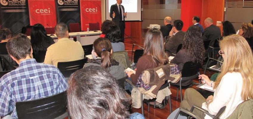 Los empresarios alcarre�os se informan del nuevo r�gimen de criterio de caja en el IVA