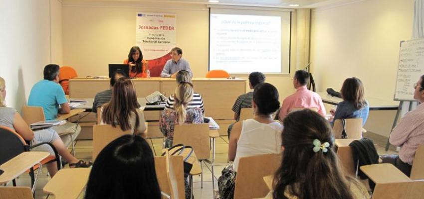Los emprendedores de El Casar aprender las posibilidades que ofrecen los fondos FEDER