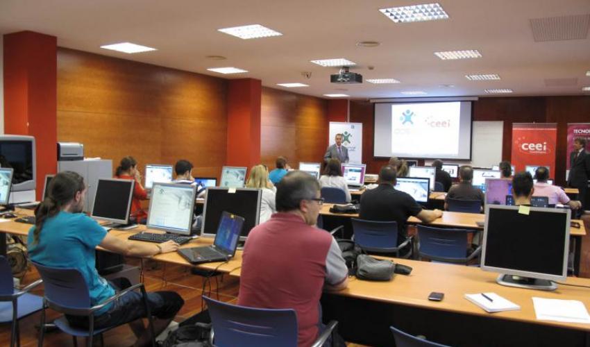 Gran �xito de participaci�n en el taller de negocio online: Creaci�n y legalidad