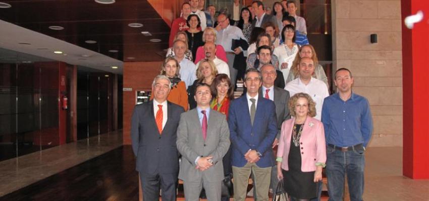 Un total de 43 alumnos se han formado en dos Curso de Creaci�n de Empresas impartidos por la EOI y cofinanciados por la Junta 