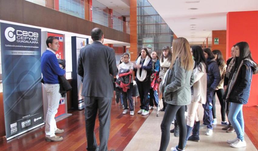 46 estudiantes aprenden emprendidurismo en el CEEI de Guadalajara