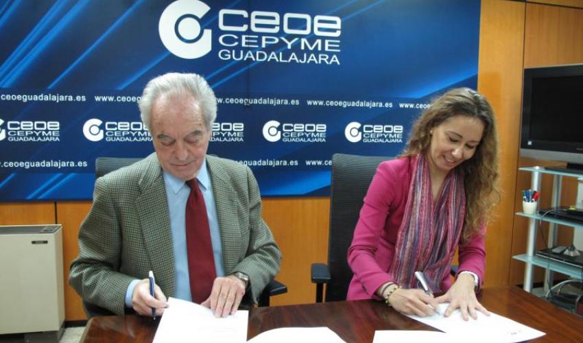 CEOE-CEPYME Guadalajara y Liberbank CCM firman un convenio de colaboraci�n