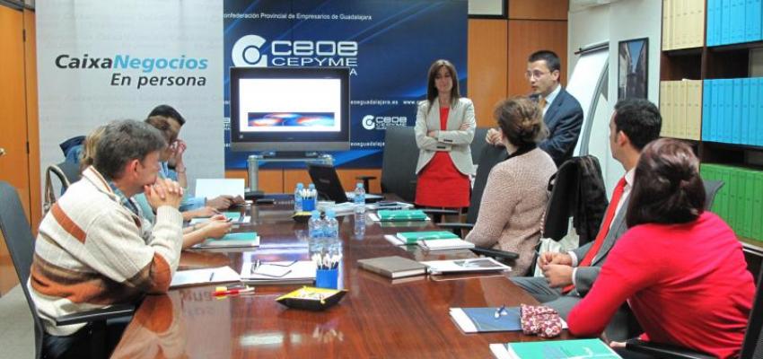 CEOE-CEPYME Guadalajara muestra a los empresarios los medios de cobro y pago internacionales en la primera jornada de un nuevo ciclo de comercio exterior