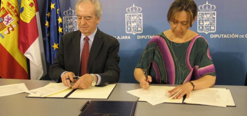 La presidenta de la Diputaci�n ha firmado un nuevo convenio de colaboraci�n con el presidente de CEOE-CEPYME, Agust�n de Grandes, para propiciar actividades de formaci�n y de fomento del empleo