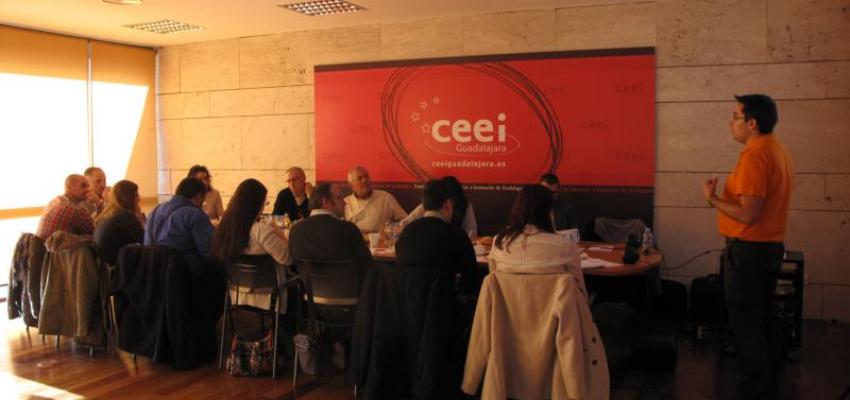 GuadaNetWork cierra sus reuniones de 2015 con una conferencia sobre la atracci�n de los clientes