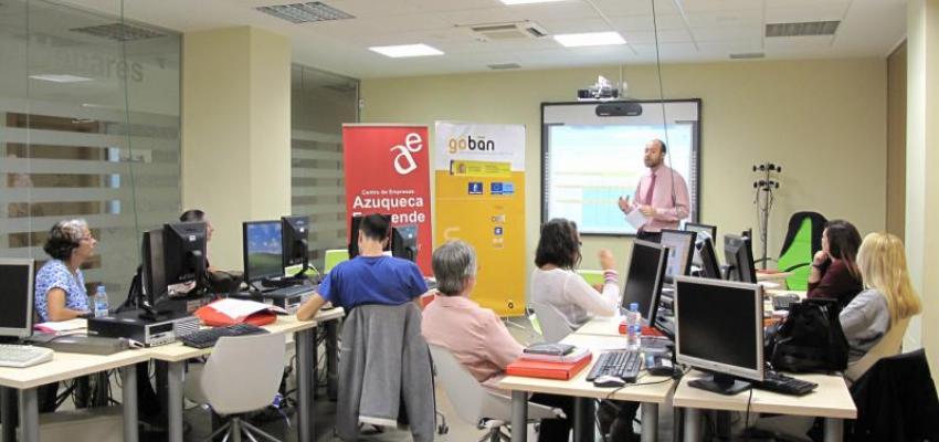 Emprendedores de Azuqueca aprenden, a trav�s del CEEI alcarre�o, a realizar un plan financiero