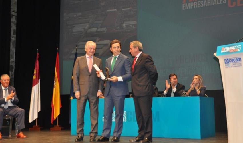 Jos� Mar�a Ala�a premiado por la provincia de Guadalajara en los XII Premios Empresariales de CECAM