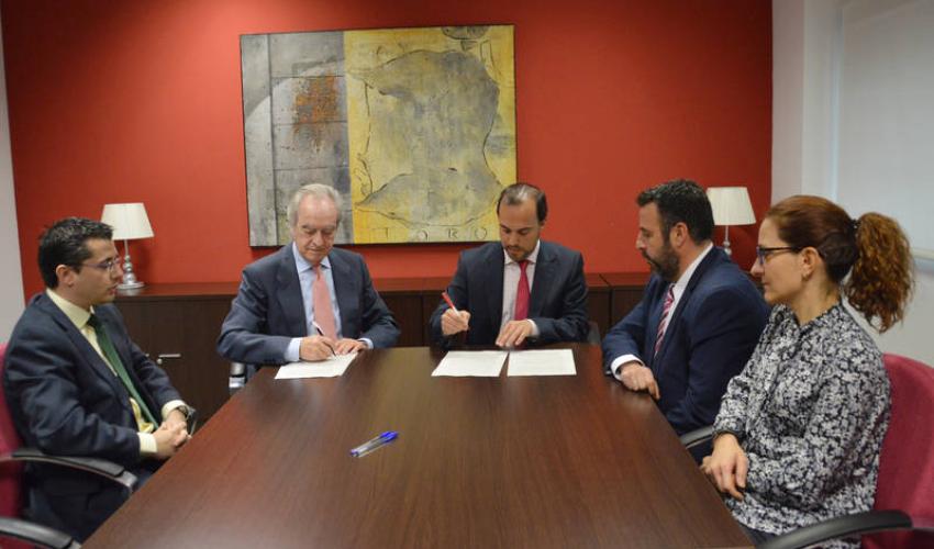 El Ayuntamiento de Azuqueca de Henares y CEOE-CEPYME Guadalajara seguir�n colaborando para potenciar el sector industrial