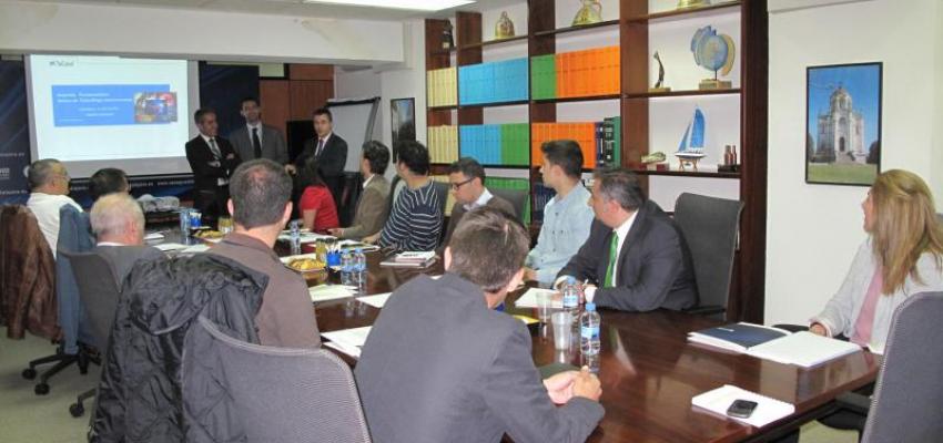 Una decena de empresarios se informan sobre los medios de cobro y pago internacionales adem�s de los m�todos de financiaci�n