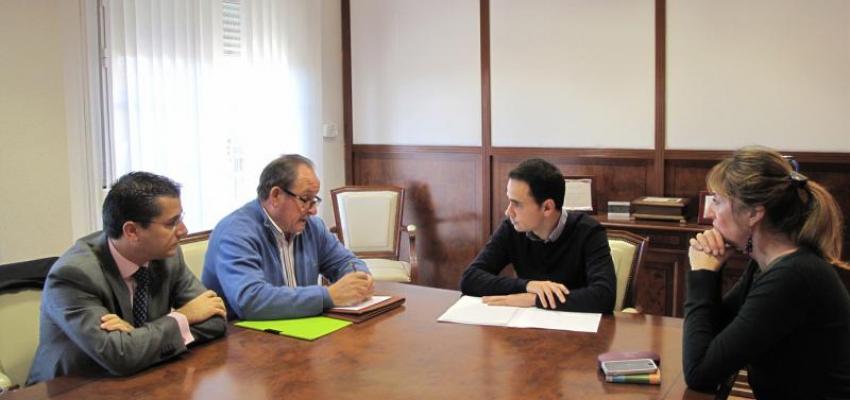 Salinas se compromete a ayudar a los empresarios del Pol�gono en sus reclamaciones ante Fomento