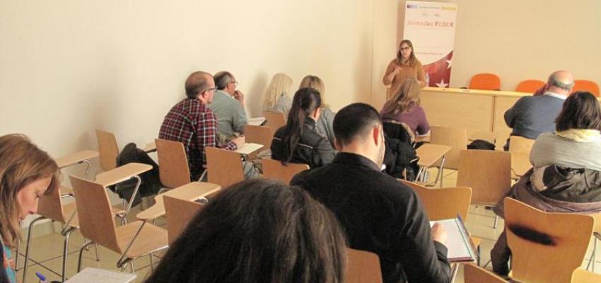 Los emprendedores de El Casar, se informan sobre los Fondos FEDER 