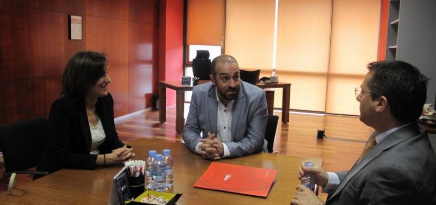 La diputada Yolanda Ram�rez, conoce de primera mano el CEEI de Guadalajara