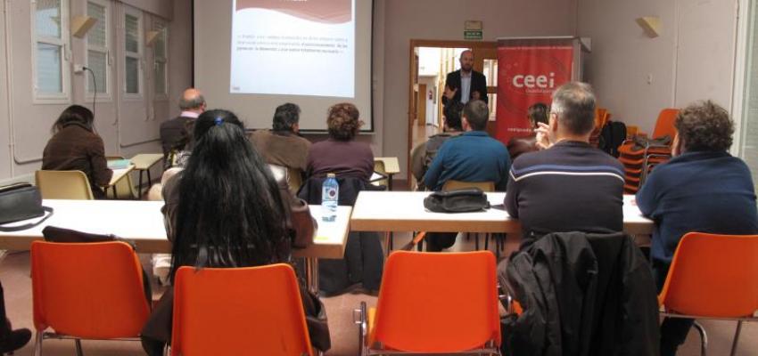 El CEEI de Guadalajara muestra a los emprendedores de El Casar, las oportunidades de negocio en el entorno Web 2.0