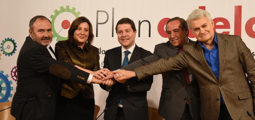 CECAM suscribe el plan adelante junto con gobierno regional y sindicatos