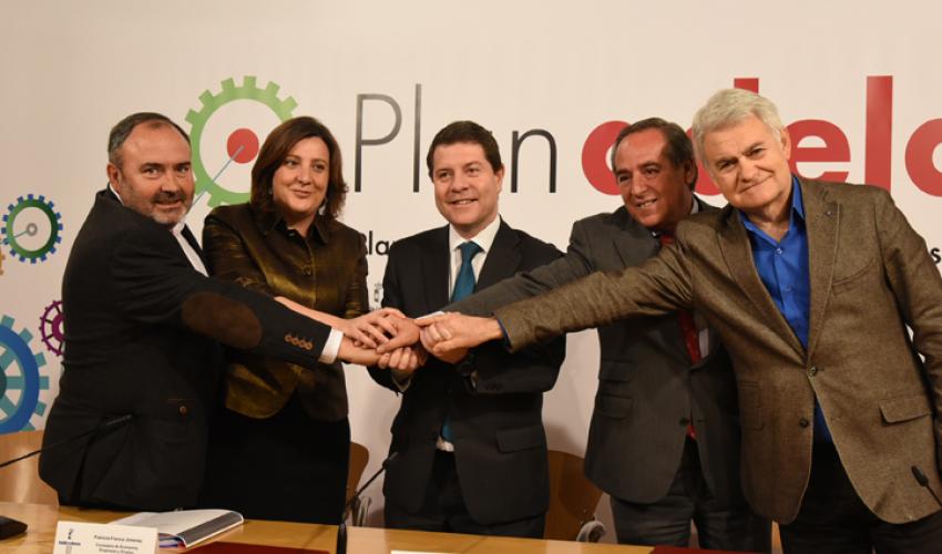CECAM suscribe el plan adelante junto con gobierno regional y sindicatos