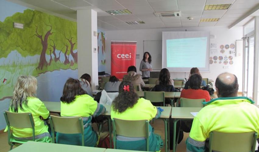 El CEEI de Guadalajara imparte una nueva jornada en Alovera para mostrar a los emprendedores los tr�mites a seguir a la hora de crear una nueva empresa