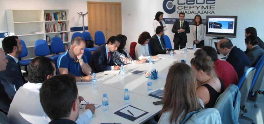 CEOE-CEPYME  y CaixaBank analizan el factoring internacional con los empresarios de Guadalajara