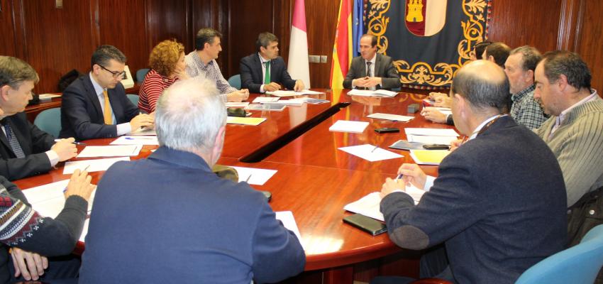 CEOE-CEPYME Guadalajara participa en la constituci�n de la mesa de trabajo para avanzar en prevenci�n de riesgos laborales en el sector de la log�stica