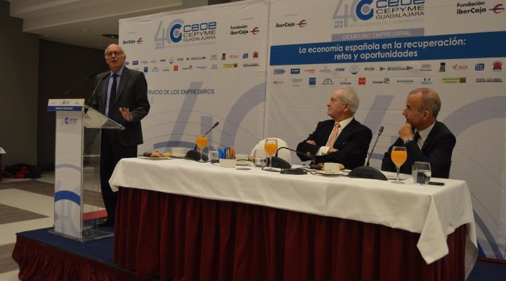 Jos� Luis Aguirre, habla de los retos y las oportunidades que hay por delante en la econom�a espa�ola, en el desayuno empresarial de CEOE-CEPYME Guadalajara