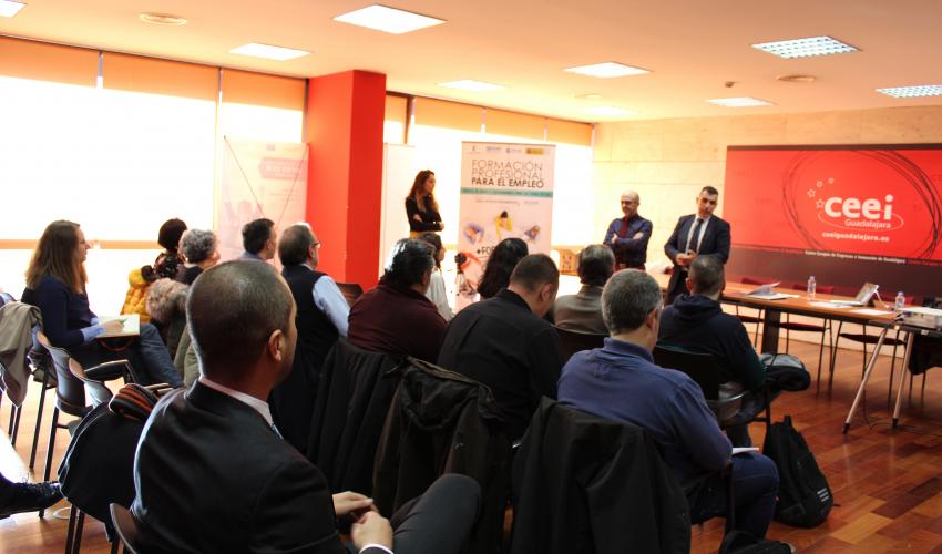 Una quincena de empresarios se re�nen para continuar en la b�squeda de nuevas sinergias 