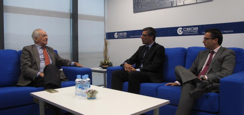 CEOE-CEPYME Guadalajara muestra su satisfacci�n por el anuncio del encendido de las luces en la A-2 a su paso por Guadalajara