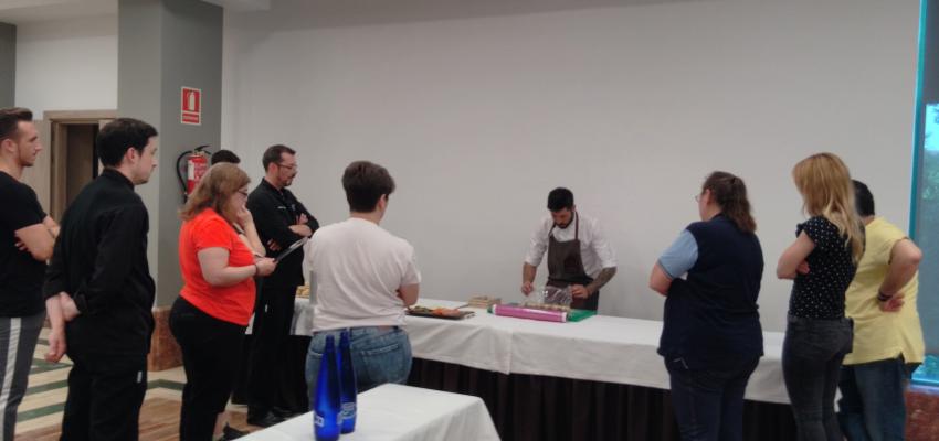 La Federaci�n provincial de Turismo de Guadalajara perfecciona la confecci�n de tapas de sus hosteleros