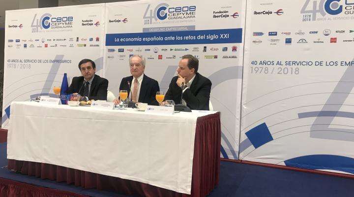 Daniel Lacalle, muestra las pautas a seguir para un crecimiento sostenido en el tiempo en el desayuno empresarial de CEOE-CEPYME Guadalajara