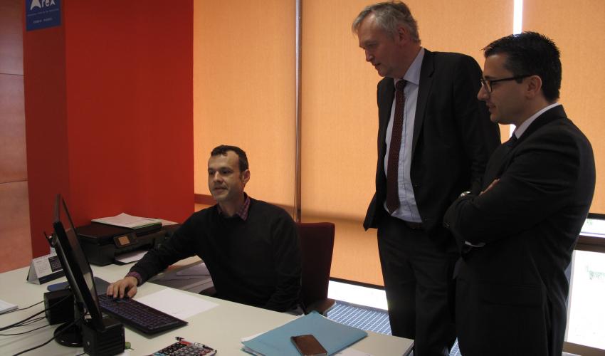 Empresarios alcarre�os mantienen un encuentro empresarial con el consejero econ�mico y comercial de la embajada de B�lgica en Madrid