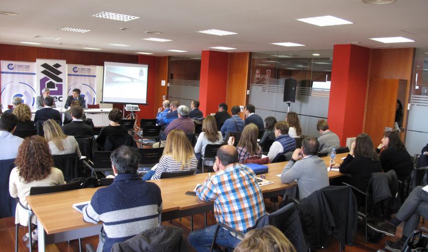 �xito de convocatoria en la jornada sobre la nueva ley de contratos del sector p�blico organizada por APEC