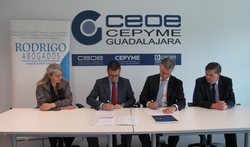 CEOE-CEPYME Guadalajara y el bufete Rodrigo Abogados, firman un convenio de colaboraci�n
