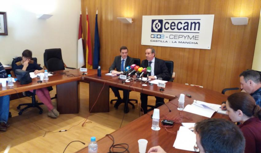 Jes�s Esteban Jimeno, de Hocensa-Jesthisa, premio CECAM por la provincia de Guadalajara