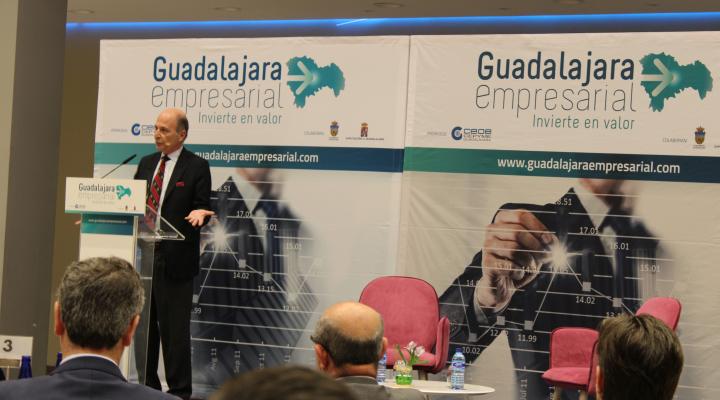 Carlos Rodr�guez Braun inaugura el ciclo de desayunos econ�micos de ‘Guadalajara Empresarial’ con aforo completo