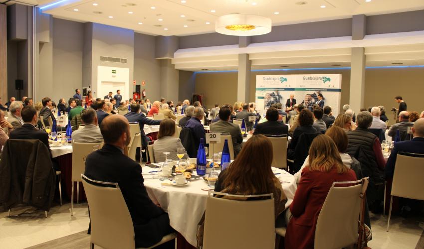Carlos Rodr�guez Braun inaugura el ciclo de desayunos econ�micos de ‘Guadalajara Empresarial’ con aforo completo